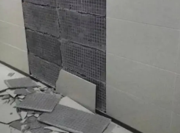江岸瓷砖空鼓维修公司分享下江岸墙砖松动维修的知识